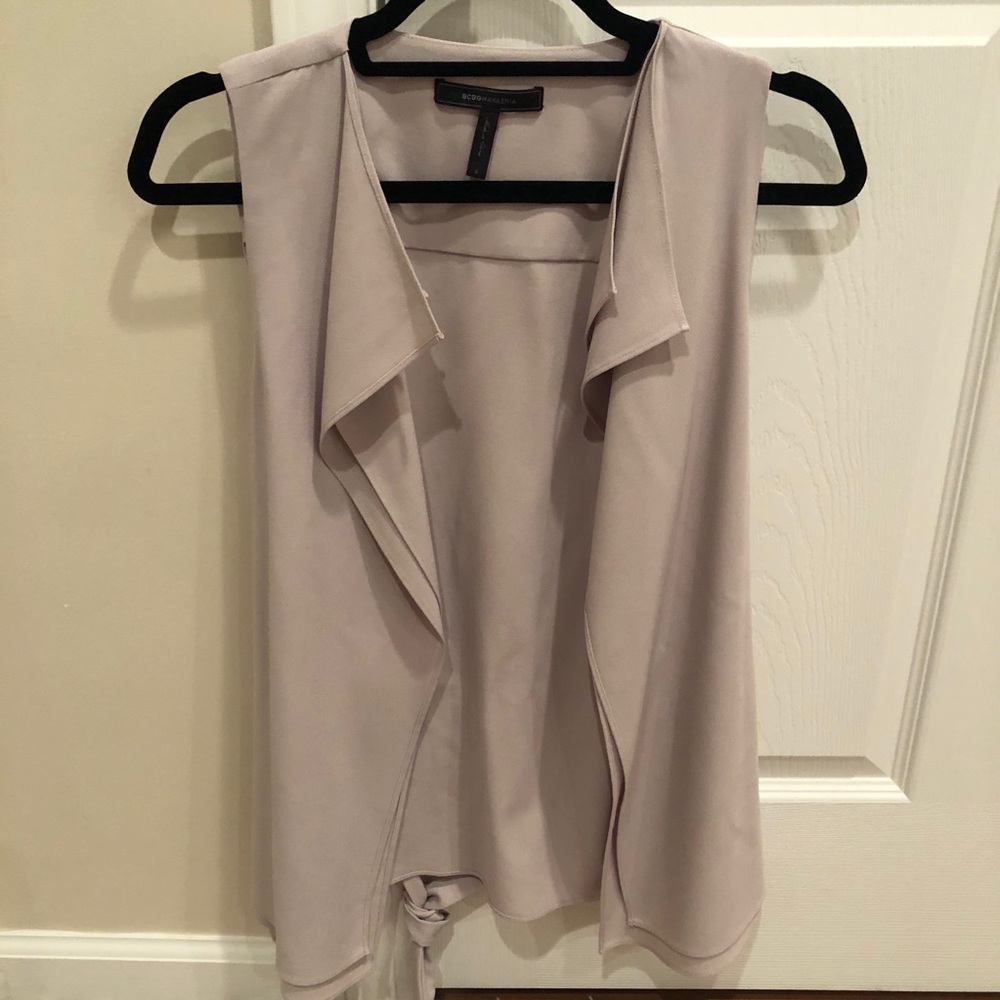 Bcbgmaxazria vest size small